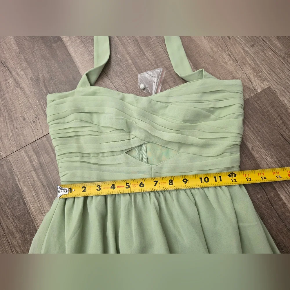 ASOS DESIGN Tall ruched bodice halter tiered maxi dress Sage green Wedding Y2K - Picture 8 of 13